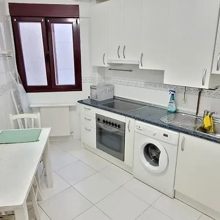 Cozy Yellow In Appartamento