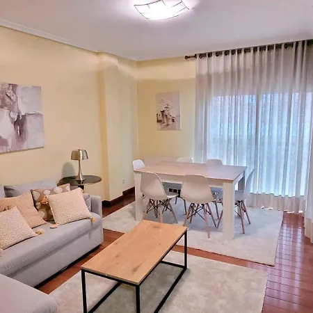 Cozy Yellow In Daire Getxo
